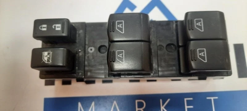 Блок кнопок управления стеклоподъемниками передний