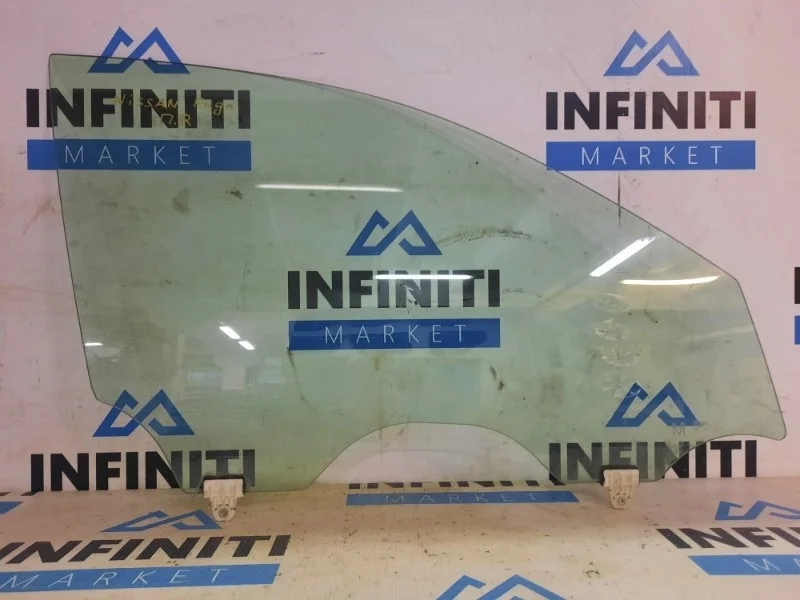Стекло двери переднее правое INFINITI M35 Y50