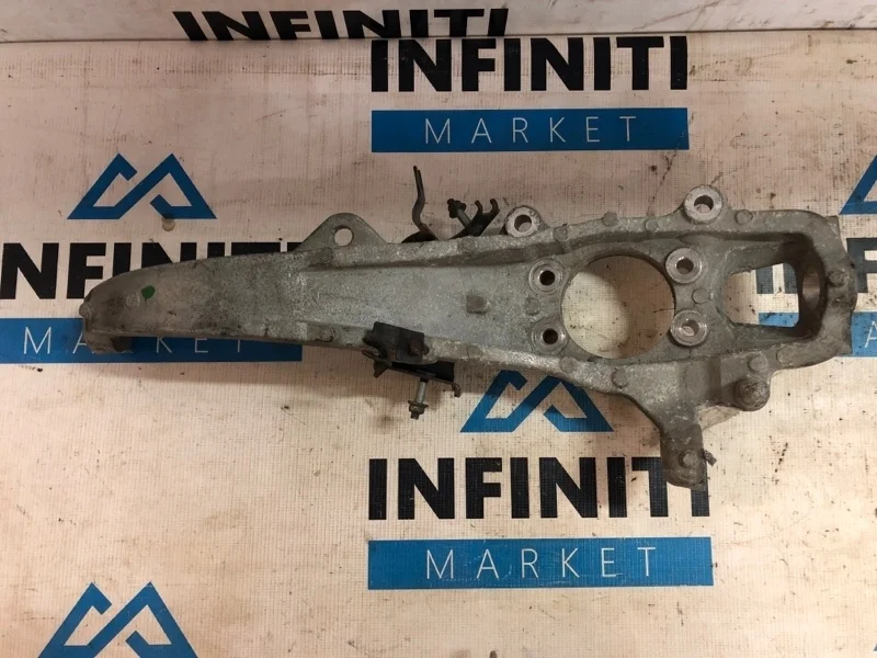 Кулак поворотный ( цапфа ) передний левый INFINITI
