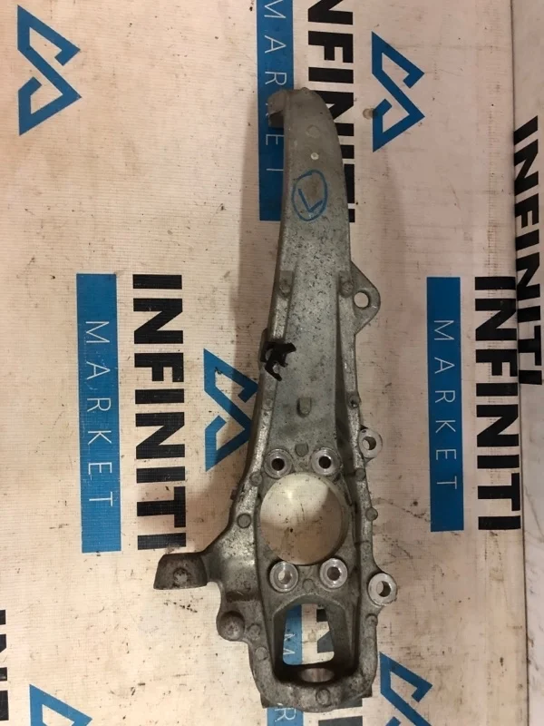 Кулак поворотный ( цапфа ) передний левый INFINITI