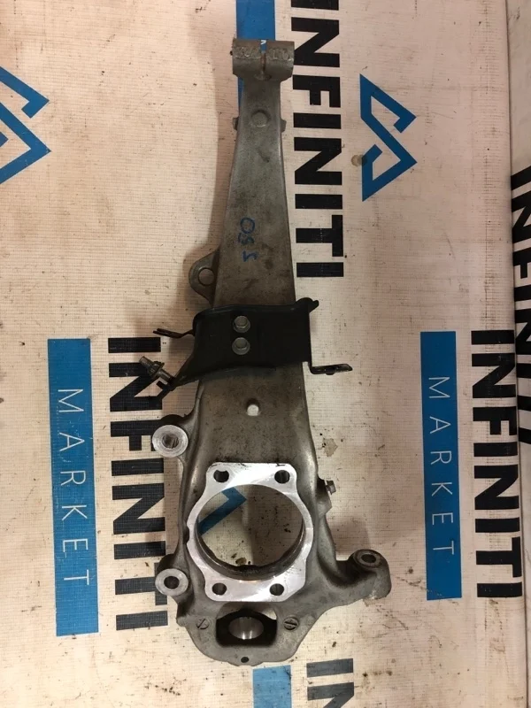 Кулак поворотный ( цапфа ) передний левый INFINITI