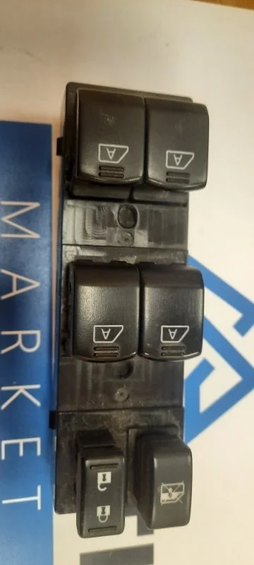 Блок кнопок управления стеклоподъемниками передний