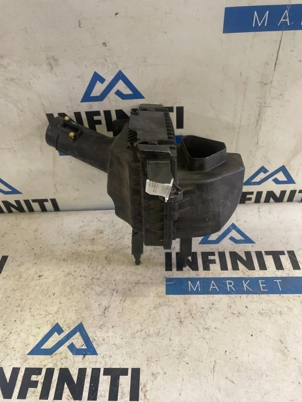 Корпус воздушного фильтра правый INFINITI Q70 Y51