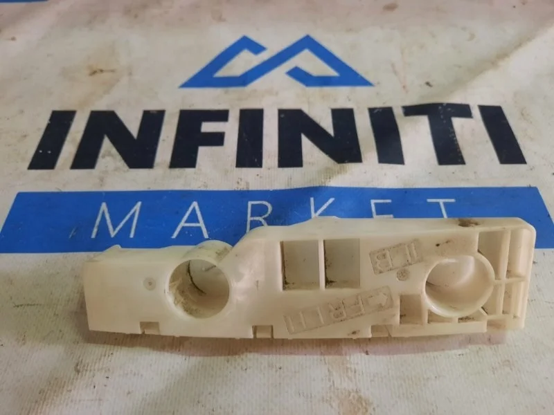 Кронштейн крыла (крепление) передний левый NISSAN