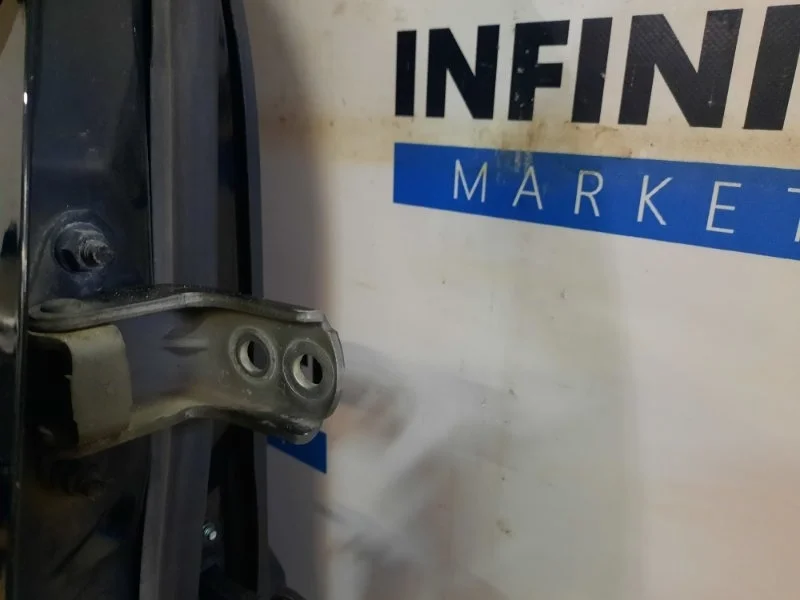 Петля двери верхняя передняя правая INFINITI QX80
