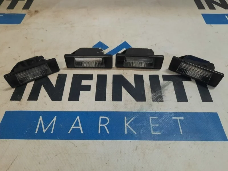 Плафон подсветки номера багажника задний INFINITI