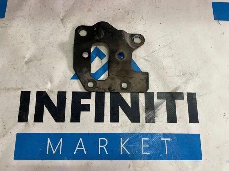 Накладка замка капота передняя правая INFINITI