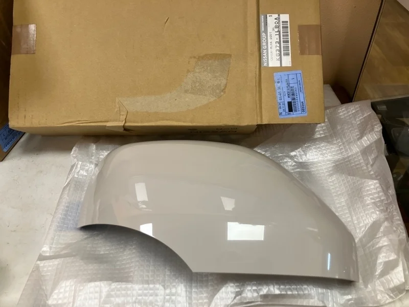 Крышка зеркала ( колпак ) правая INFINITI QX80 Z62