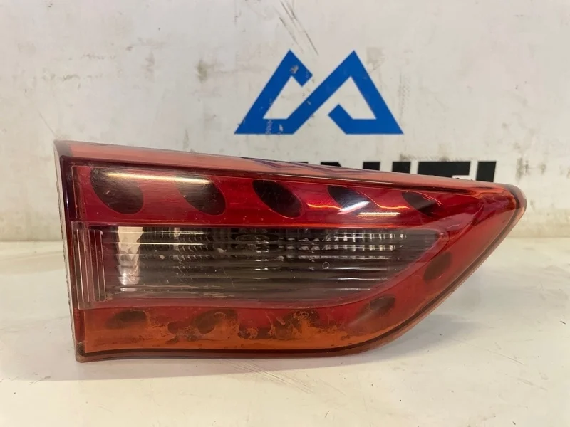 Фонарь в крышку багажника левый INFINITI QX70 S51