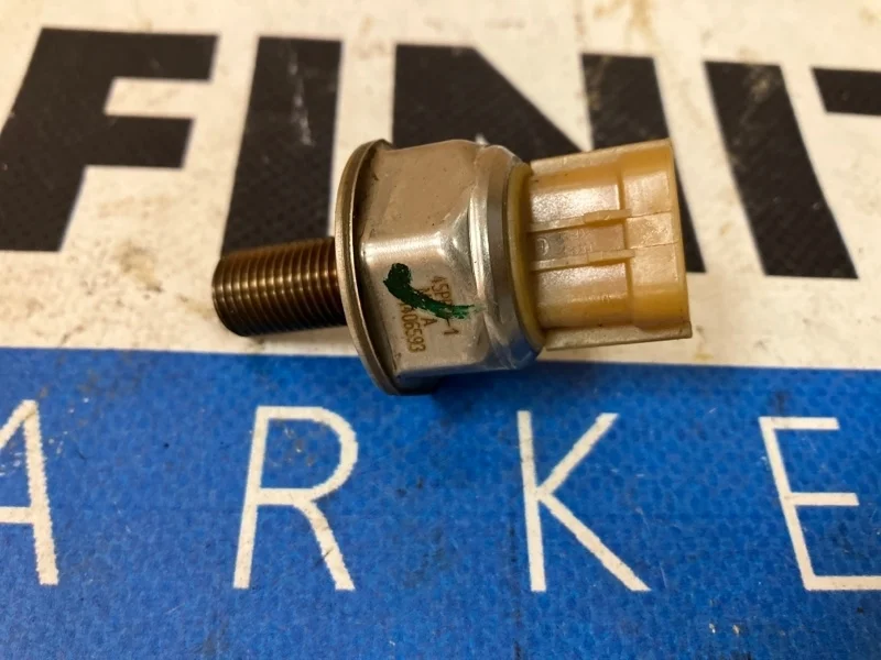 Датчик давления топлива INFINITI Z62