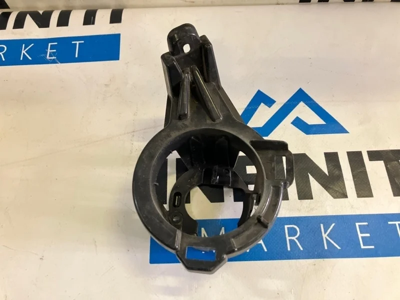 Кронштейн ПТФ передний правый NISSAN JUKE F15