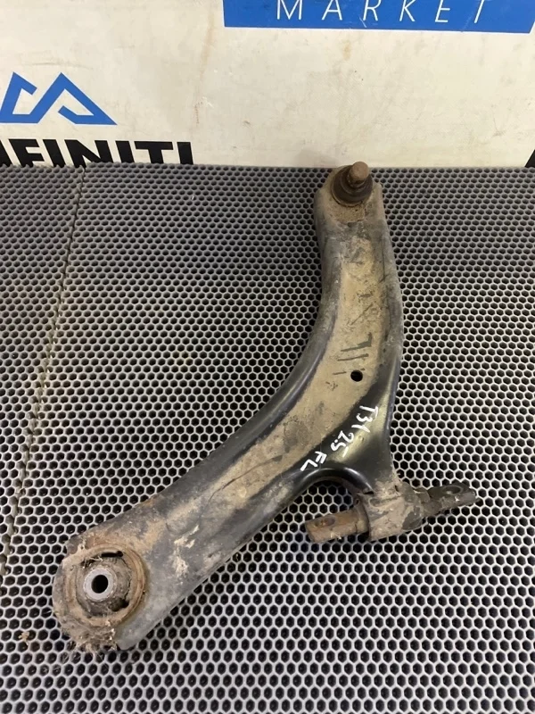 Рычаг подвески нижний передний левый NISSAN