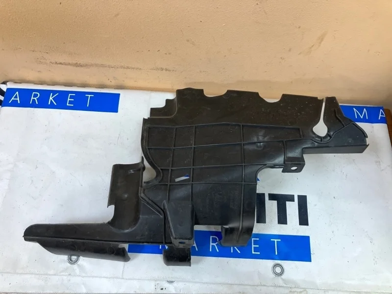 Дефлектор радиатора INFINITI QX80 Z62