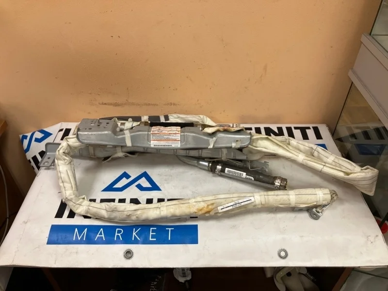 Шторка безопасности левая INFINITI QX80 Z62