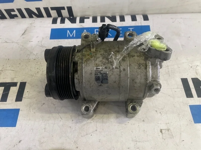 Компрессор кондиционера INFINITI QX80 Z62