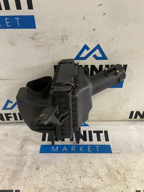 Корпус воздушного фильтра правый INFINITI Q70 Y51