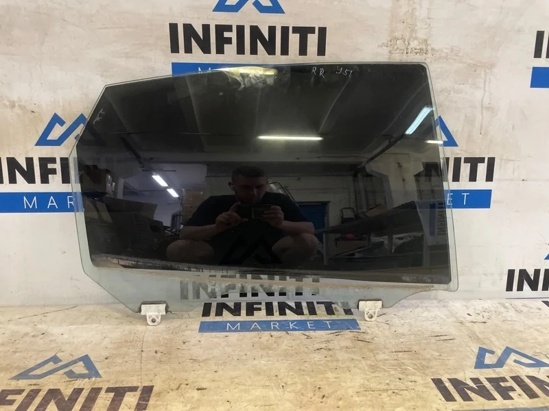 Стекло двери заднее правое INFINITI Q70 Y51
