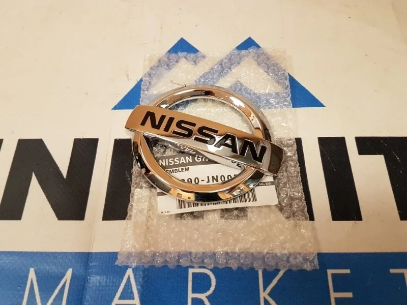 Эмблема крышки багажника задняя NISSAN TEANA J32