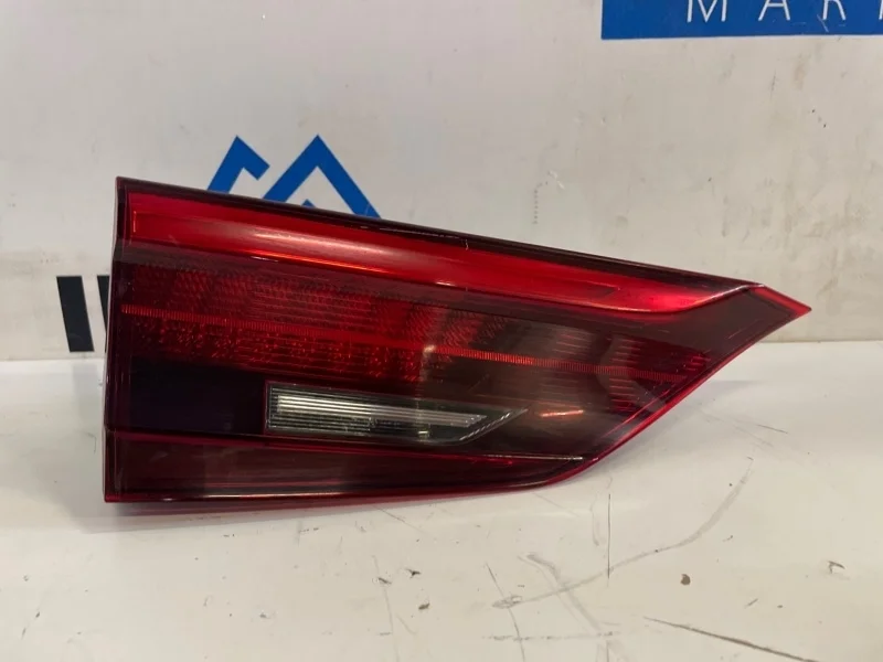 Фонарь в крышку багажника ( дверь багажника, пятую