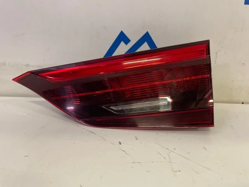 Фонарь в крышку багажника ( дверь багажника, пятую