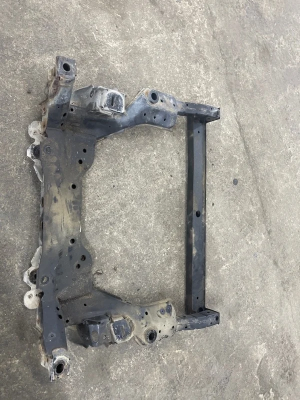 Подрамник двигателя ДВС INFINITI M37 Y51 VQ37HR