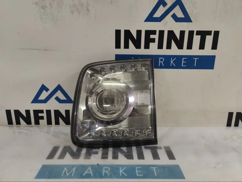 Фонарь в крышку багажника задний правый Nissan