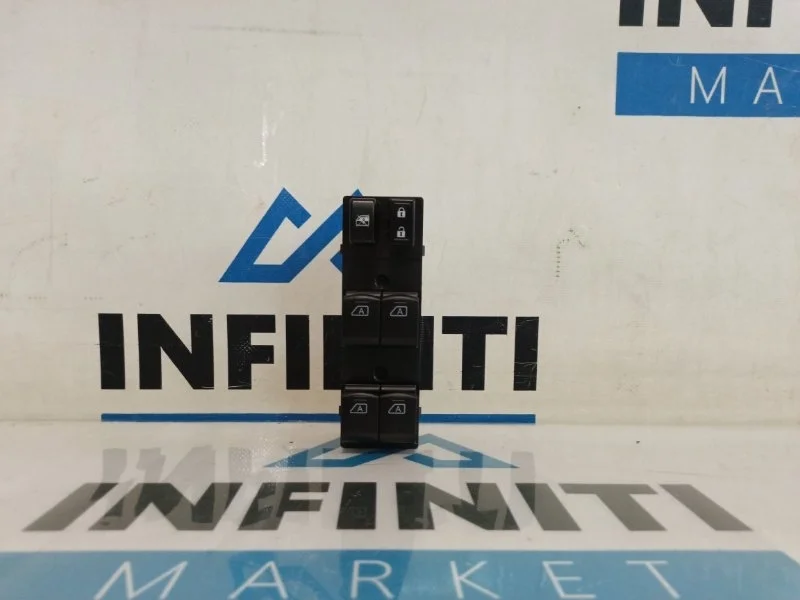 Блок кнопок управления стеклоподъемниками передний