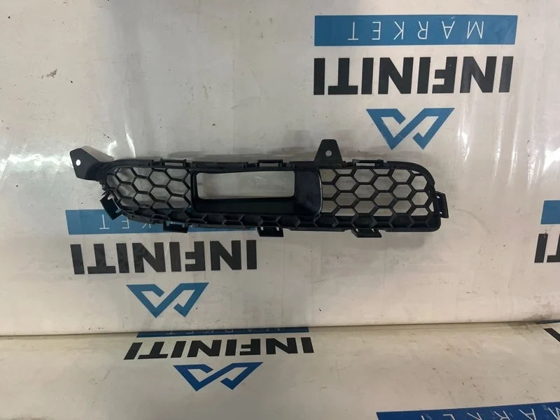 Решетка бампера нижняя передняя левая INFINITI