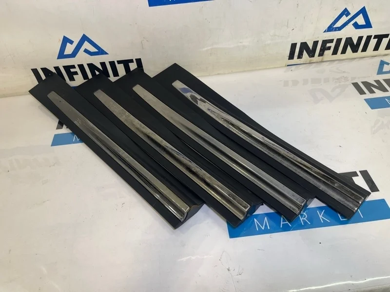 Молдинг двери нижний задний левый INFINITI QX70