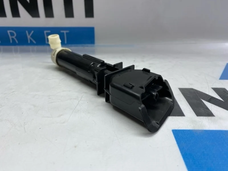 Форсунка омывателя фар передняя правая INFINITI