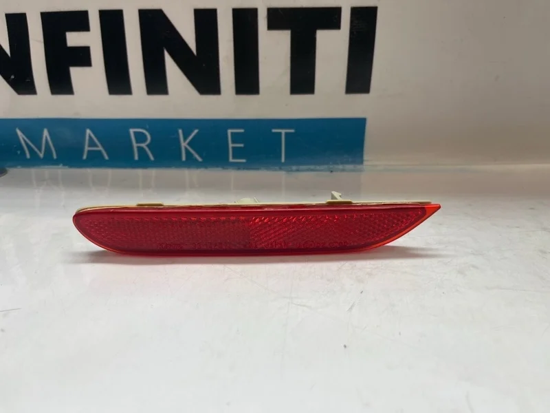 Катафот бампера (отражатель) задний левый INFINITI