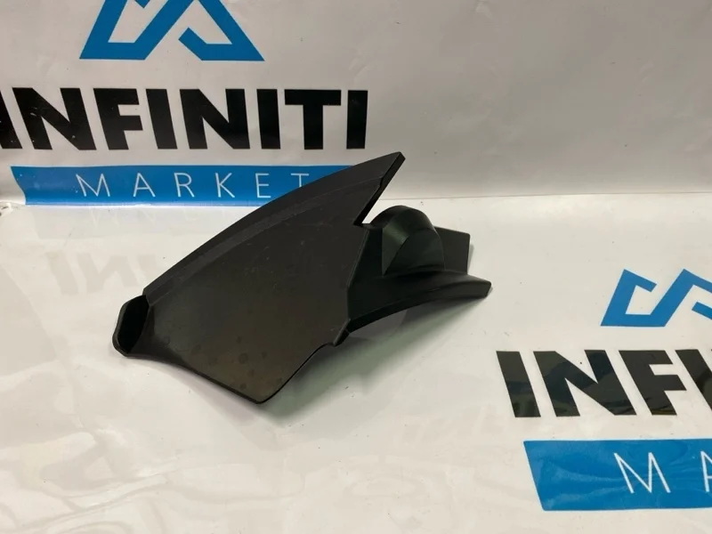 Накладка фонаря задняя правая INFINITI QX70 S51