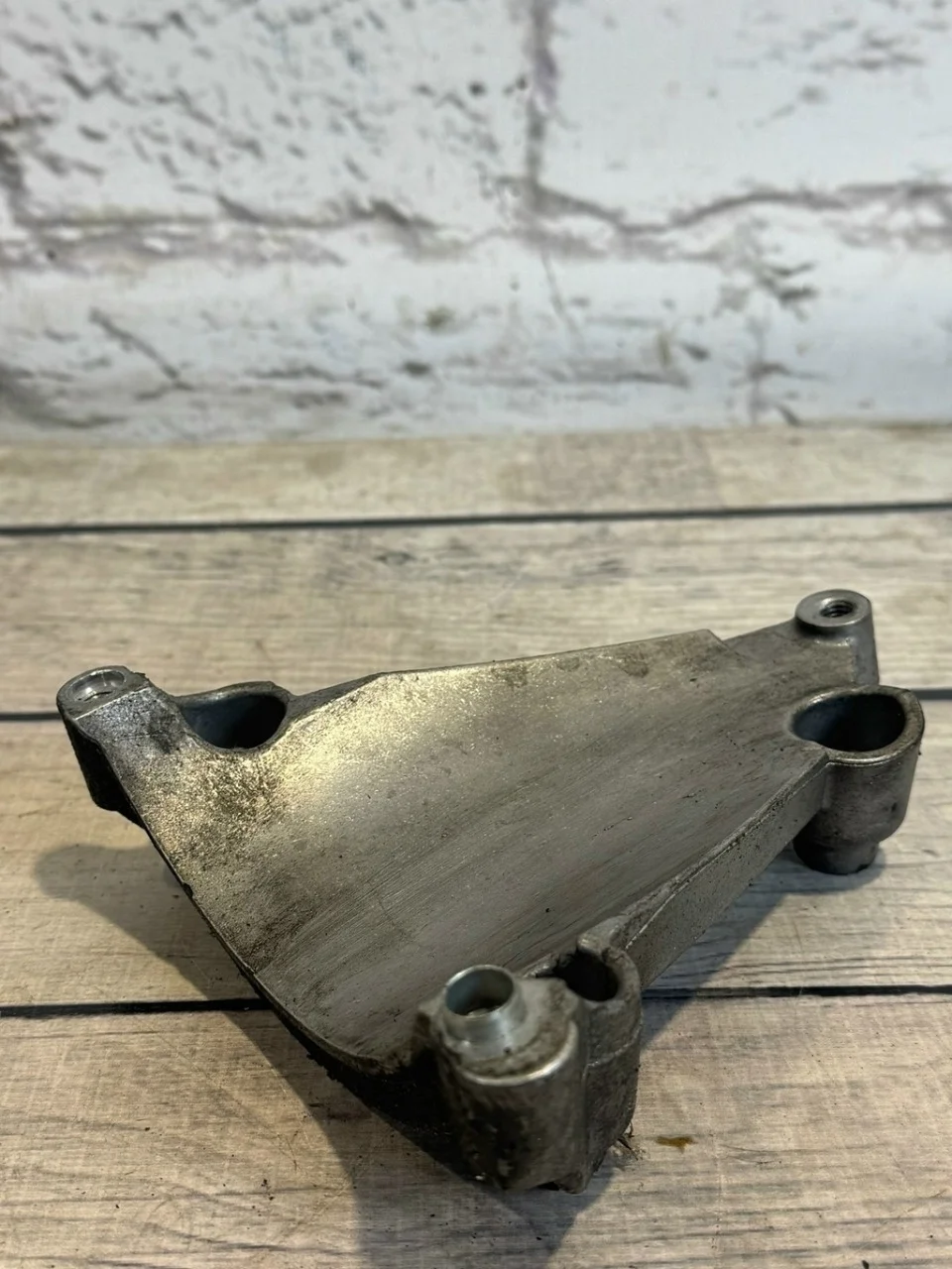 Кронштейн компрессора кондиционера Audi A6 2008 C6