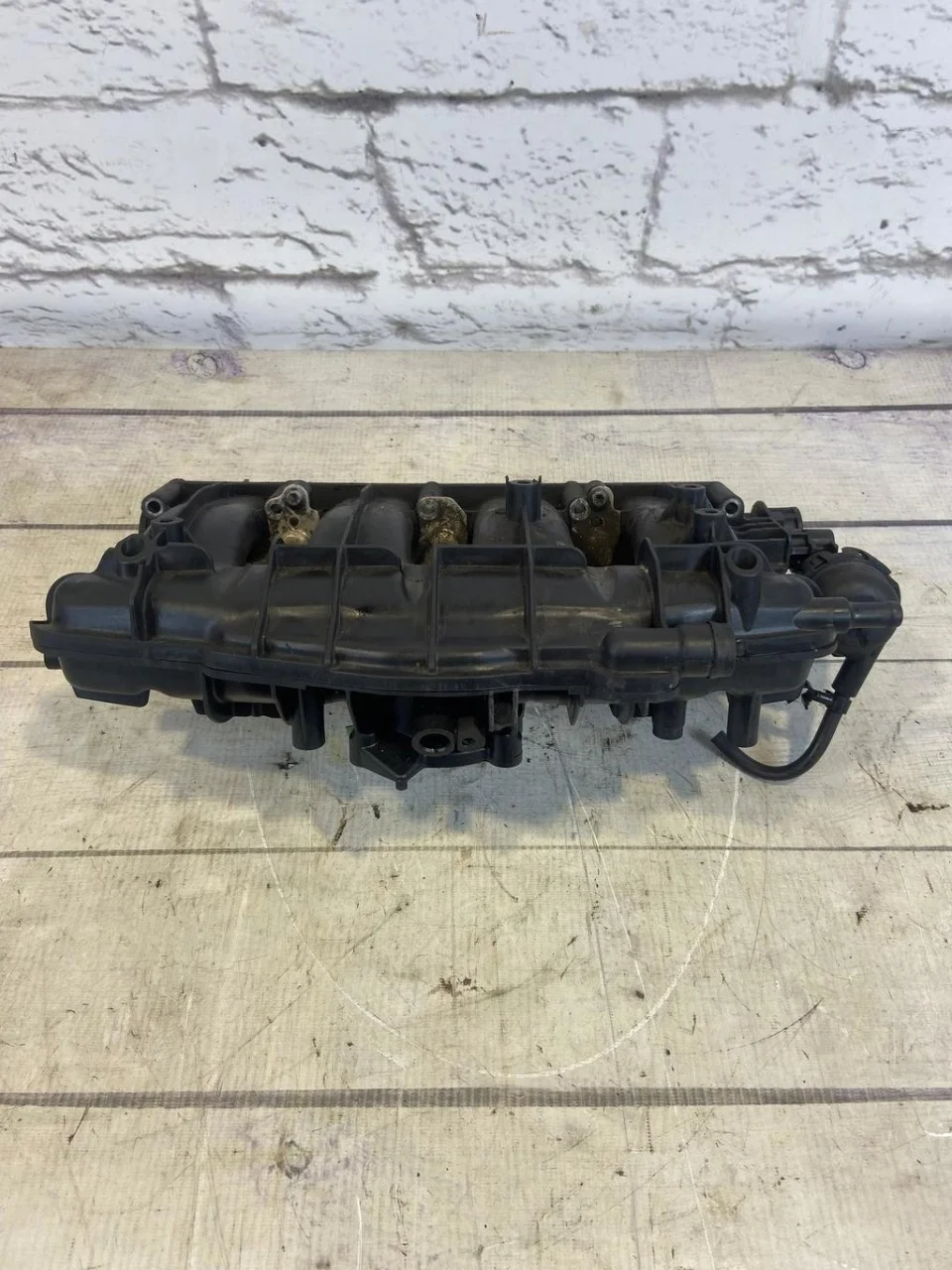 Коллектор впускной VW Passat CC 2010