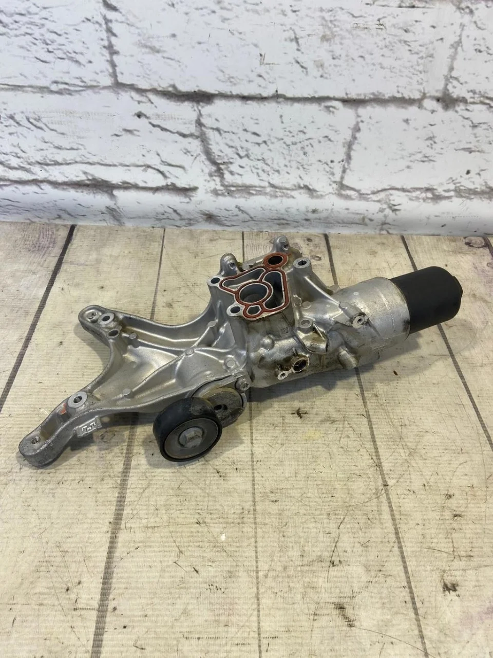 Кронштейн масляного фильтра Audi Q5 2015 8R