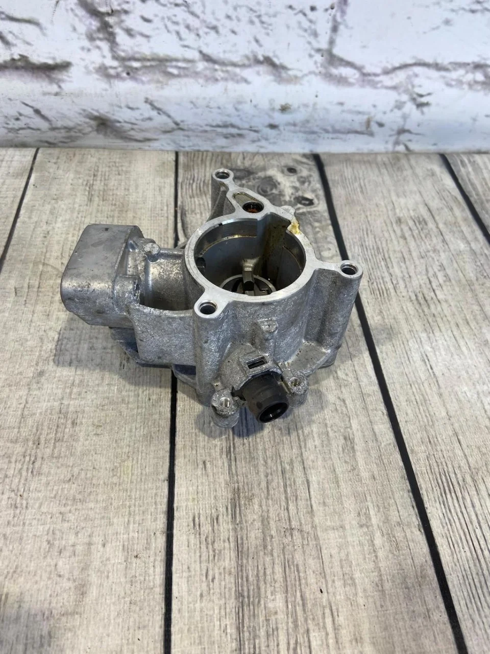 Насос вакуумный VW Tiguan 2 2018