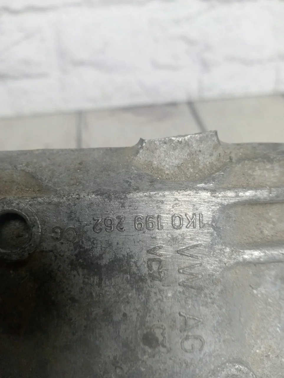 Опора двигателя верхняя VW Passat 2005-2010 B6