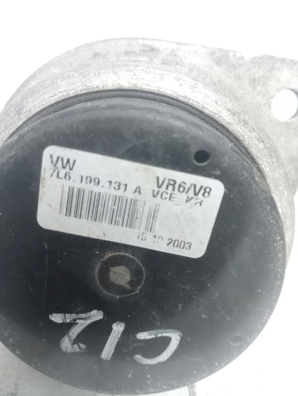 Опора двигателя VW Touareg 1 2002-2007