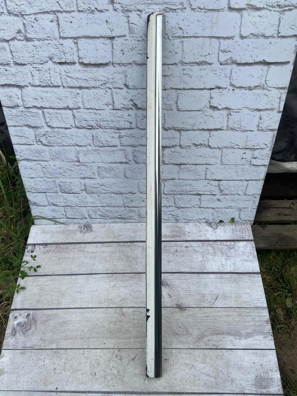 Молдинг передней левой двери нижний VW Passat 2010-2016 B7