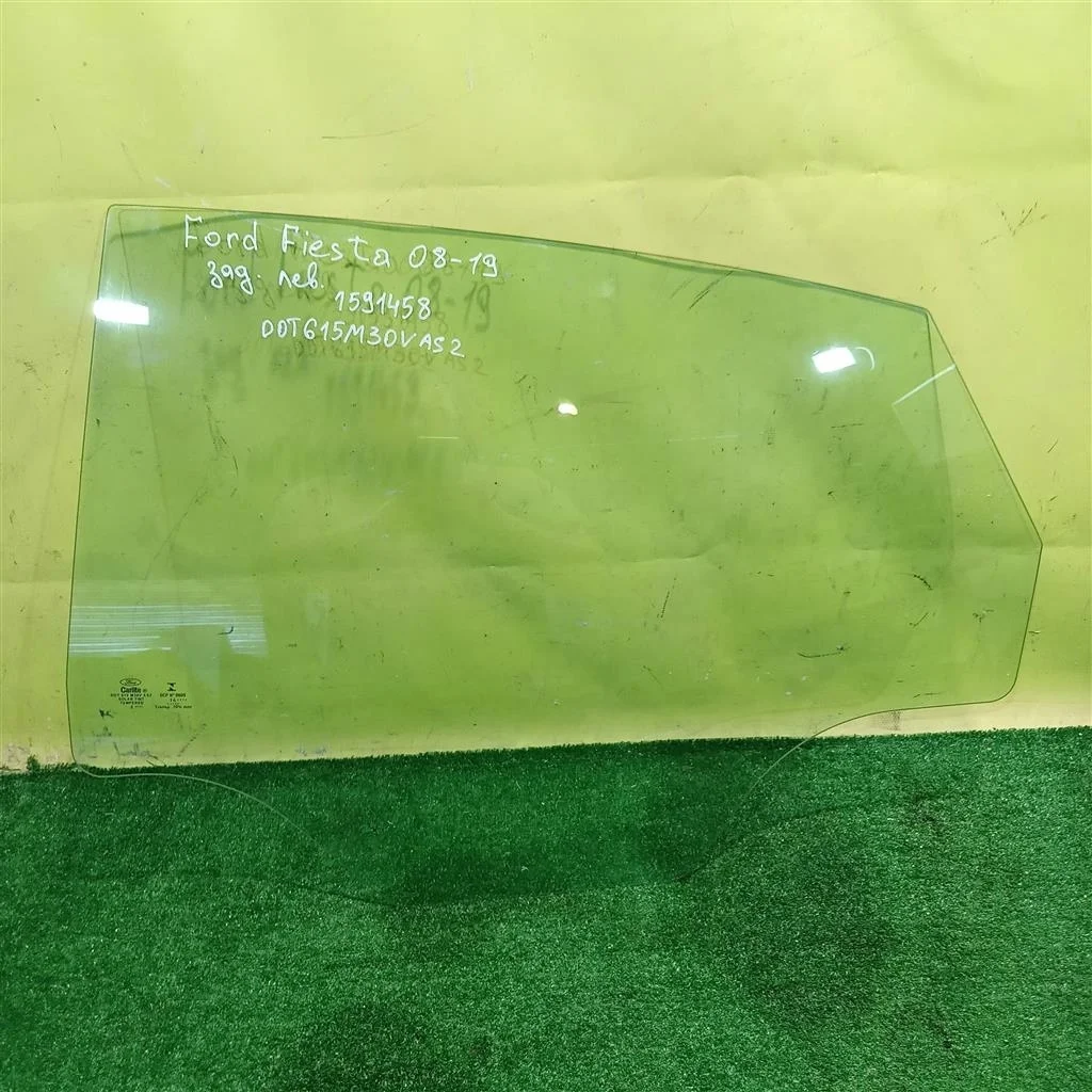 Стекло двери задней левой  Ford Fiesta 2008 1591458 8594