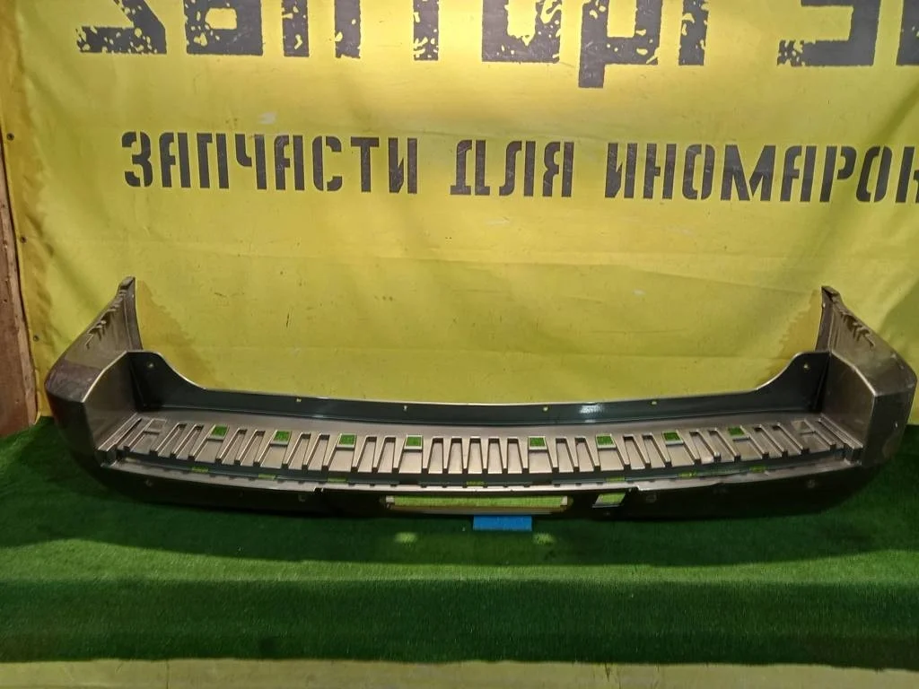 Бампер задний  Cadillac Escalade 2006 20951796 13735