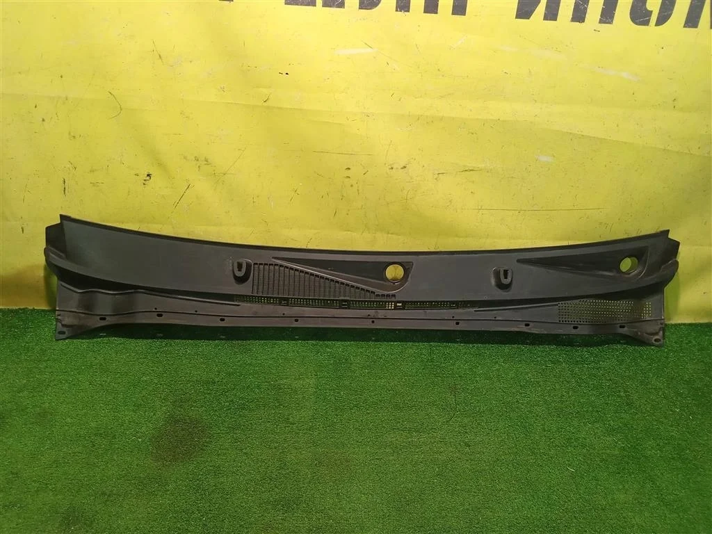 Жабо  Nissan Pathfinder (R51) 2009 66862EB400 16504