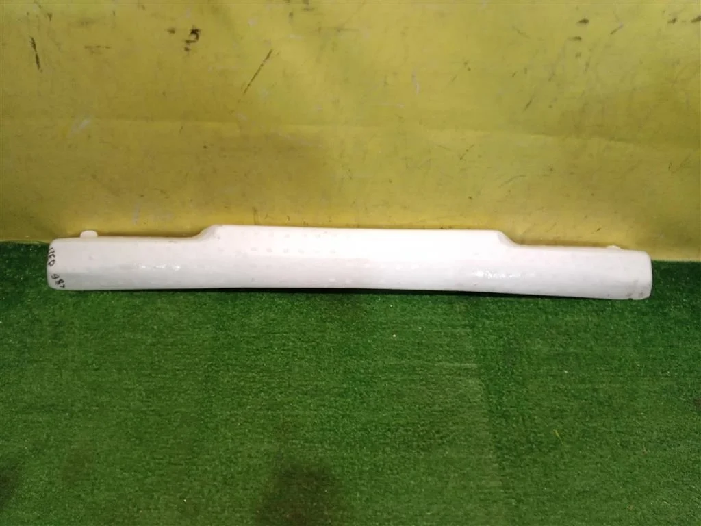 Наполнитель переднего бампера  Toyota Land Cruiser (100) 2005 5261160010 17816