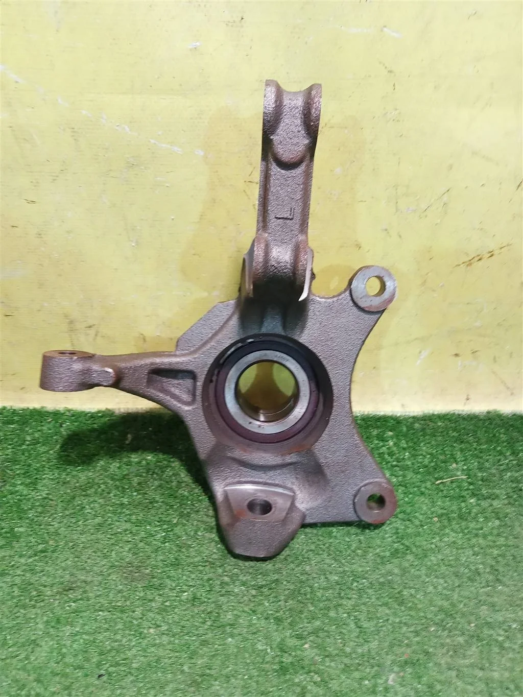 Кулак поворотный передний левый  Renault Duster 2010 8200881914 20075