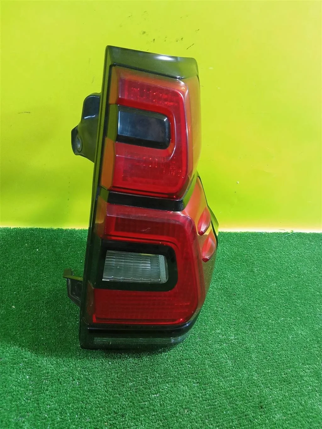 Фонарь задний правый  Toyota Land Cruiser Prado 150 2017  8155160C30 22306