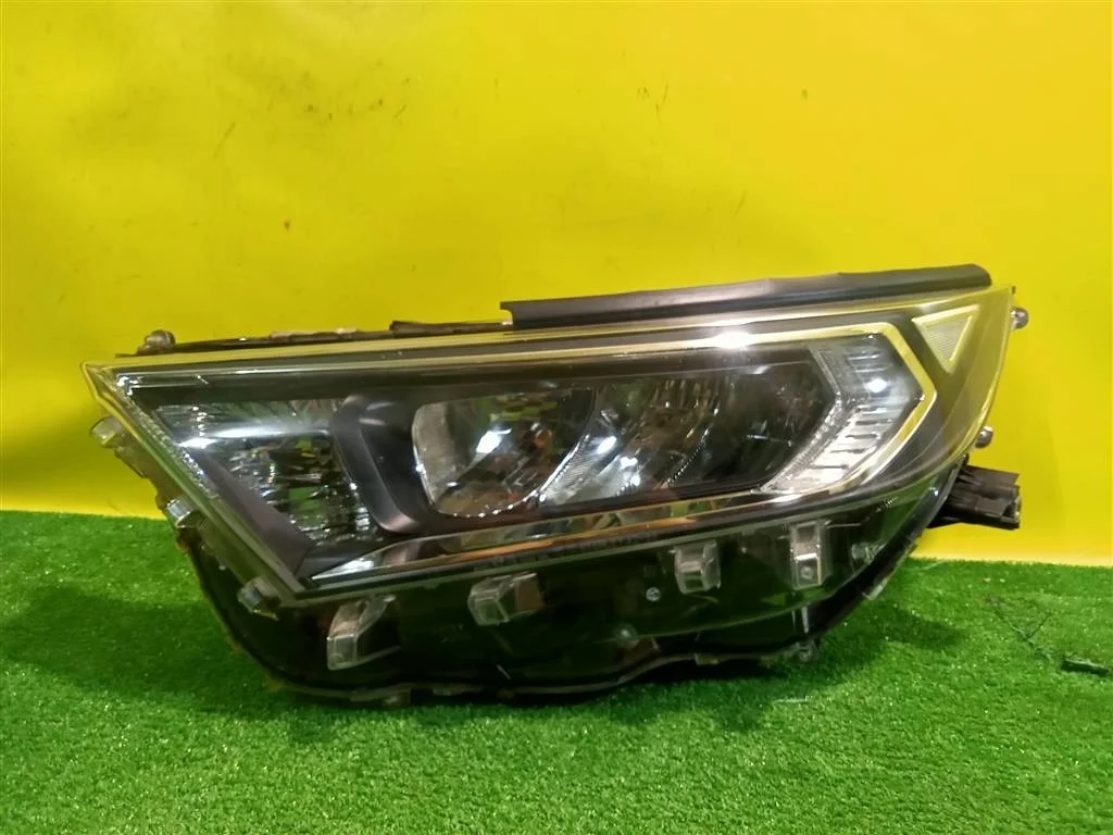 Фара левая LED  Toyota RAV4 2018 8118542840 23387