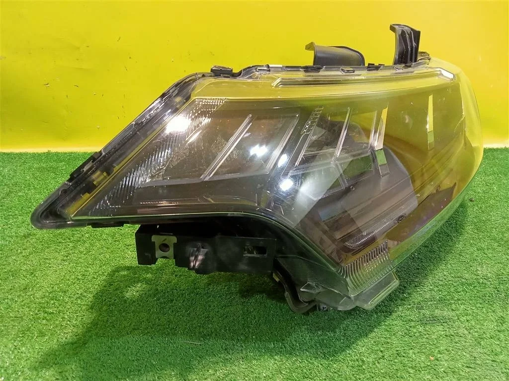 Фара левая LED  Mitsubishi Outlander (GF) 2018 8301D331 23921