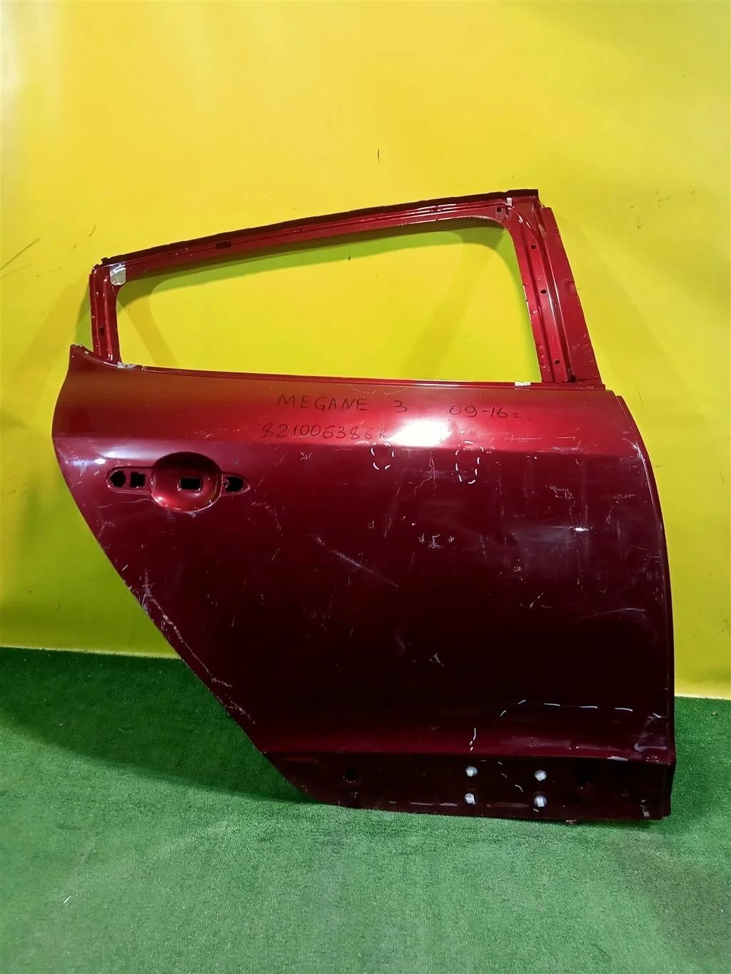 Дверь задняя правая  Renault Megane III 2009  821006386R 27236