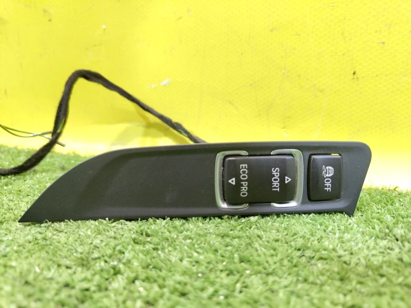 Блок управления в центральной консоли  BMW 1 (F20) 2011 61319252912 28986