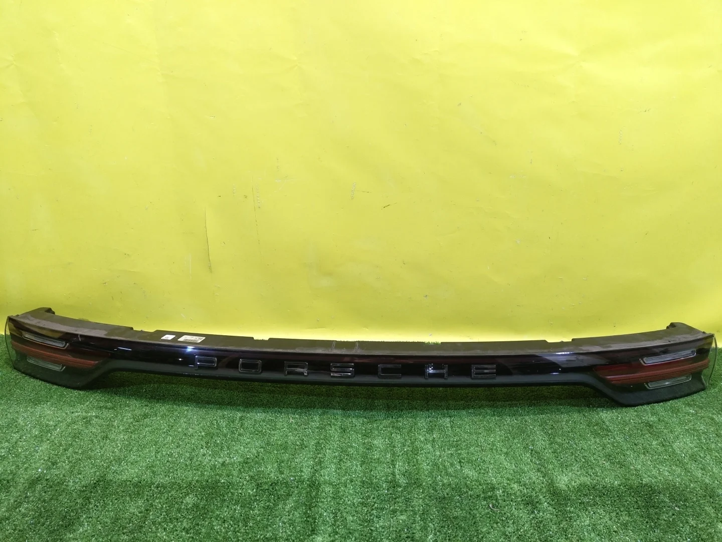 Фонарь задний центральный  Porsche  Cayenne 2017 9Y0945081P 30792